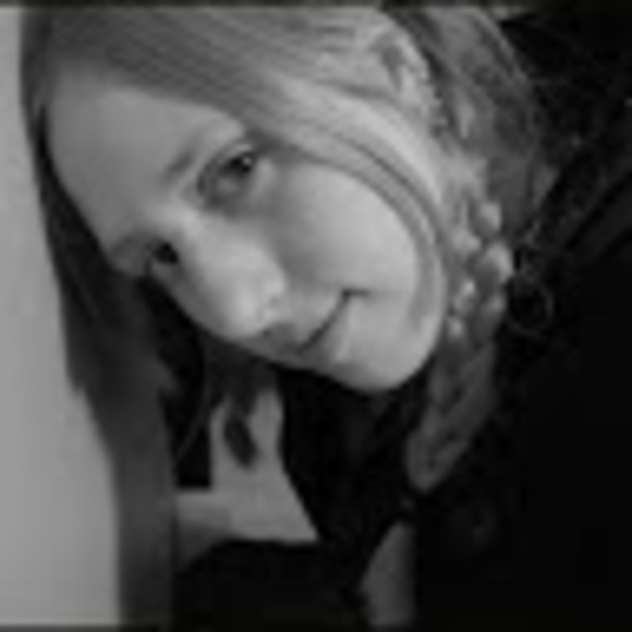 Meet your Posher, Michelle - Picture 1 of 1